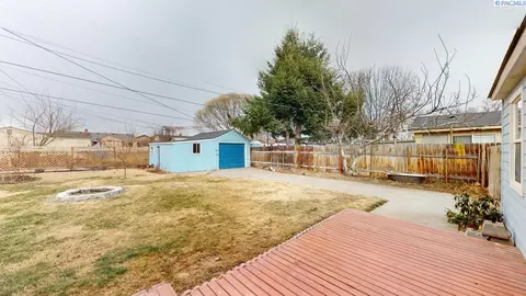633 E 3rd St, Grandview, WA 98930 photo 18
