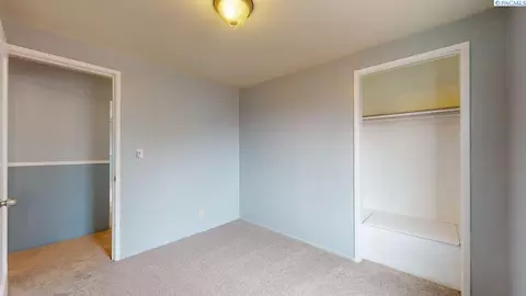 633 E 3rd St, Grandview, WA 98930 photo 13