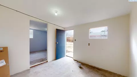 633 E 3rd St, Grandview, WA 98930 photo 21