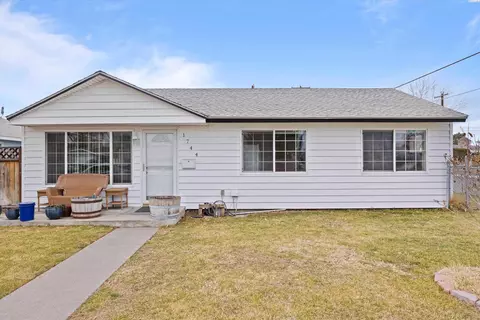 1744 N 14th Ave, Pasco, WA 99301 photo 1