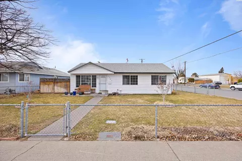 1744 N 14th Ave, Pasco, WA 99301 photo 3