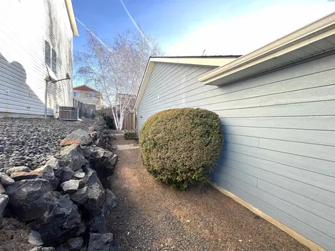 1960 NW Valhalla, Pullman, WA 99163 photo 5