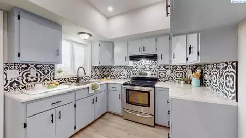 1015 S 6th Ave, Pasco, WA 99301 photo 7