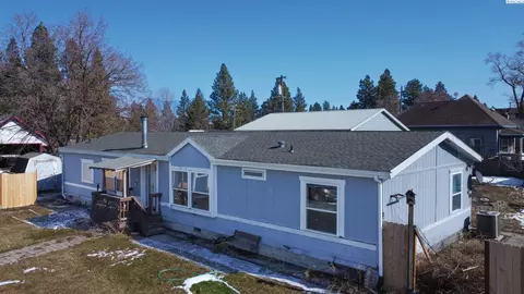 320 E Blf, Palouse, WA 99161 photo 2