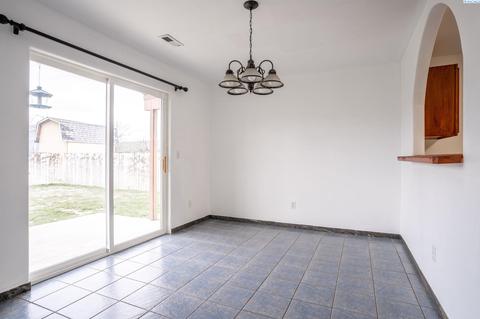 2411 E George St, Pasco, WA 99301 photo 12