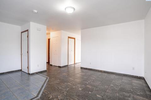2411 E George St, Pasco, WA 99301 photo 4