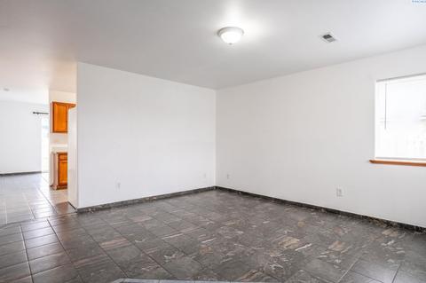 2411 E George St, Pasco, WA 99301 photo 6