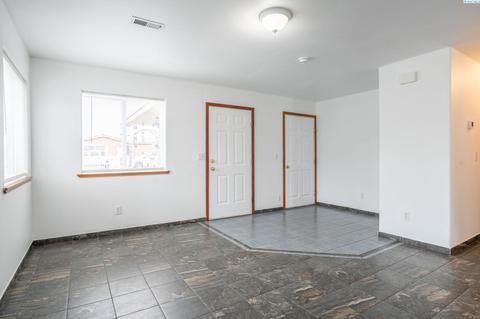 2411 E George St, Pasco, WA 99301 photo 2