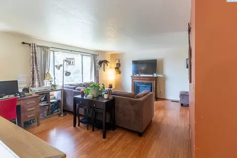 320 NW Dillon St, Pullman, WA 99163 photo 3