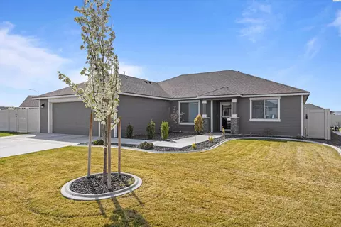 7906 Cassiar Dr, Pasco, WA 99301 photo 2