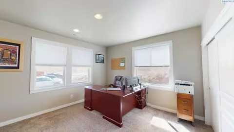1910 SW Panorama Dr, Pullman, WA 99163 photo 3