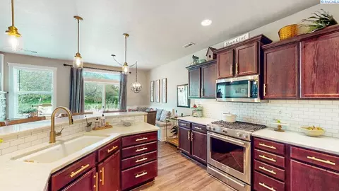 1239 SW Big Sky Ct, Pullman, WA 99163 photo 11