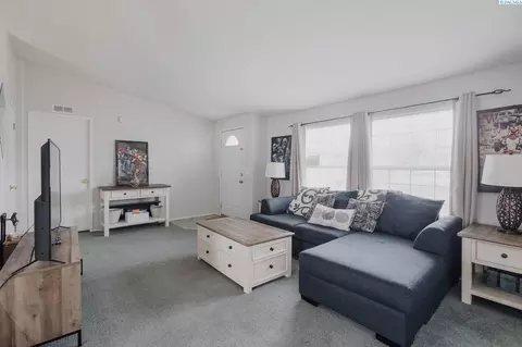 1904 E Helena St, Pasco, WA 99301 photo 3