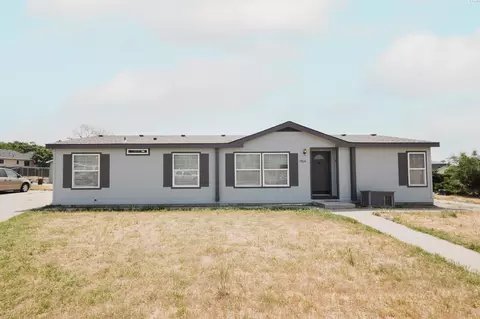 1904 E Helena St, Pasco, WA 99301 photo 1
