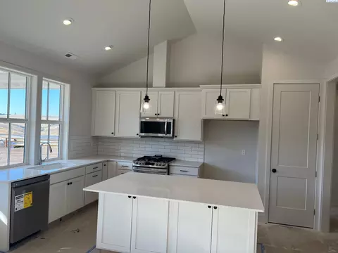 1275 NW Kamiak Ct, Pullman, WA 99163 photo 3