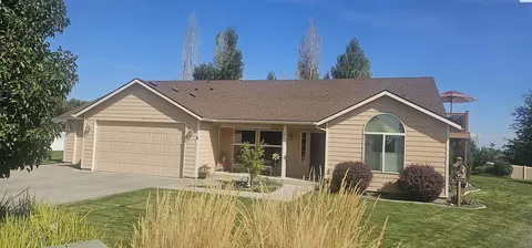 8 Sunflower Ct, Pasco, WA 99301 photo 1