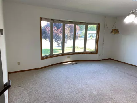 6121 W Melville Rd, Pasco, WA 99301 photo 3