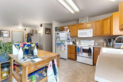 2204 E Alvina St, Pasco, WA 99301 photo 6