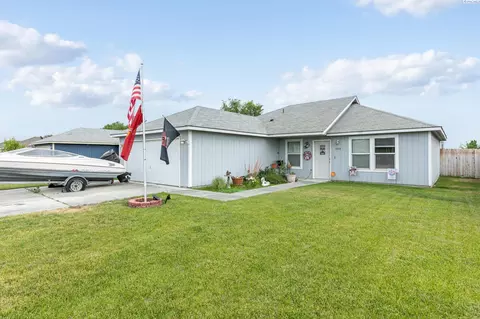 2204 E Alvina St, Pasco, WA 99301 photo 1