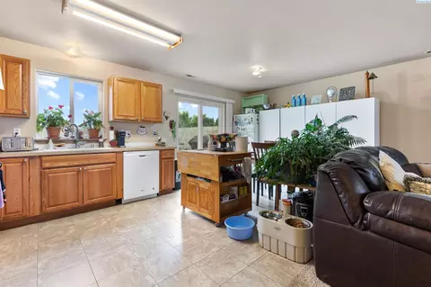 2204 E Alvina St, Pasco, WA 99301 photo 10