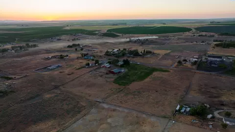 470 Decker Rd, Pasco, WA 99301 photo 2
