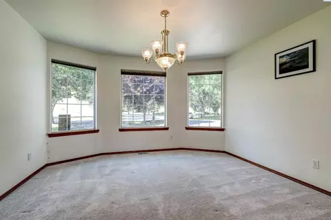3 Iris Ct, Pasco, WA 99301 photo 4