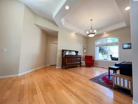 220 SW Prairie Ct, Pullman, WA 99163 photo 2