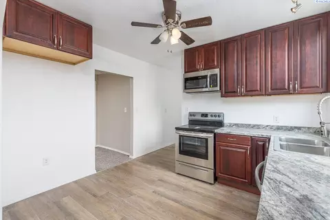 607 E 19th Ave, Kennewick, WA 99337 photo 6