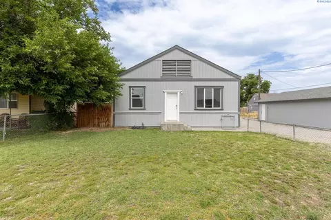 607 E 19th Ave, Kennewick, WA 99337 photo 1