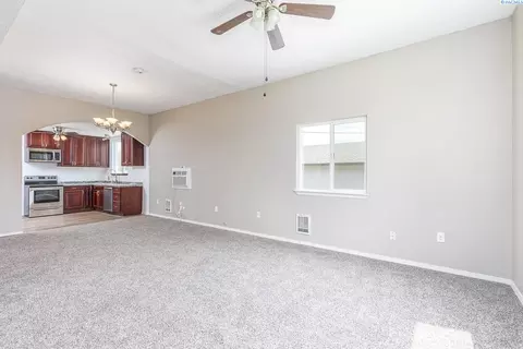 607 E 19th Ave, Kennewick, WA 99337 photo 21