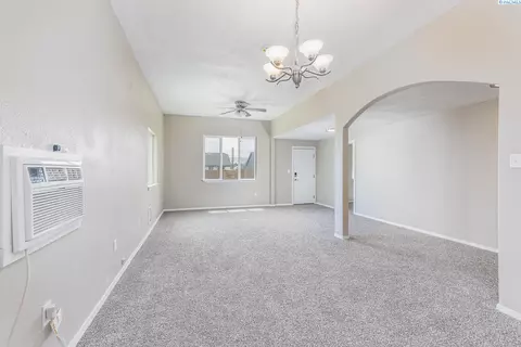 607 E 19th Ave, Kennewick, WA 99337 photo 24