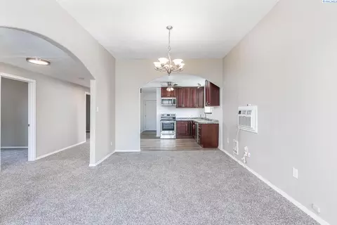 607 E 19th Ave, Kennewick, WA 99337 photo 23