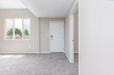 607 E 19th Ave, Kennewick, WA 99337 photo 12