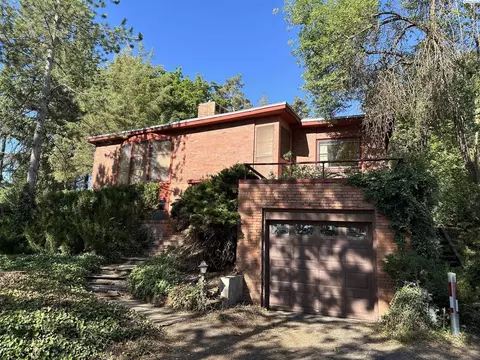 1135 NE Orchard Dr, Pullman, WA 99163 photo 1