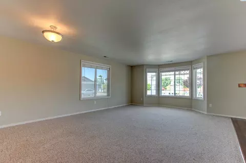 6708 Gehrig Dr, Pasco, WA 99301 photo 3