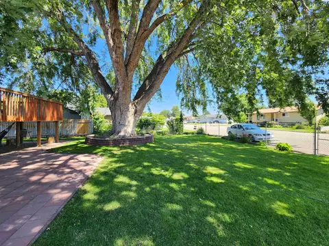 3121 W Wilcox Dr, Pasco, WA 99301 photo 2