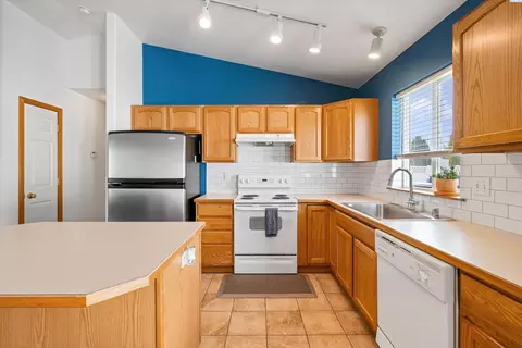 8017 Wenatchee Dr, Pasco, WA 99301 photo 8