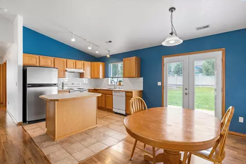 8017 Wenatchee Dr, Pasco, WA 99301 photo 5