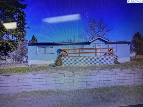 215 E Poplar, Tekoa, WA 99033 photo 1