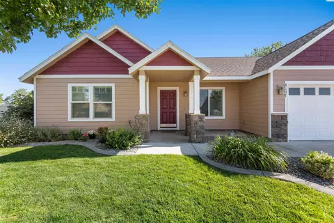 8107 Chehalis Dr, Pasco, WA 99301 photo 3
