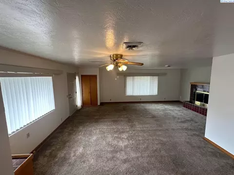 207 E Fairview St, Colfax, WA 99111 photo 6