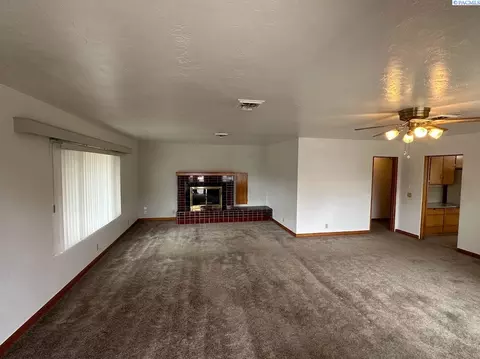 207 E Fairview St, Colfax, WA 99111 photo 7