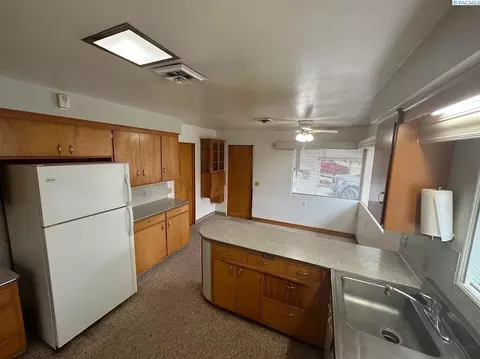 207 E Fairview St, Colfax, WA 99111 photo 4