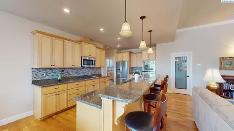 705 SW Alene Ct, Pullman, WA 99163 photo 8