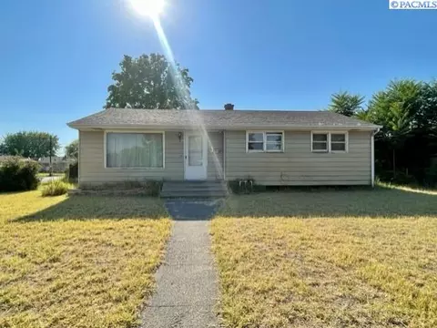1704 N 18th Ave, Pasco, WA 99301 photo 1