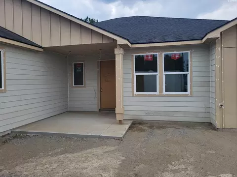 500 E Vineyard Dr, Pasco, WA 99301 photo 2
