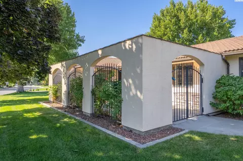 10101 W Argent Rd, Pasco, WA 99301 photo 2