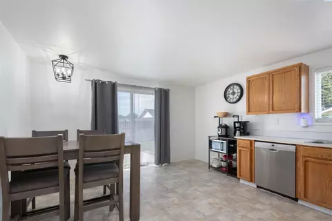5104 Robert Wayne Dr, Pasco, WA 99301 photo 8