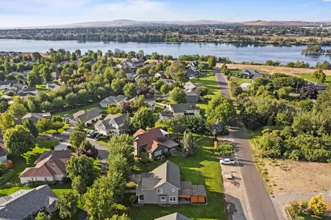 14 Marigold Loop, Pasco, WA 99301 photo 2