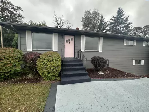 735 NW Olsen St, Pullman, WA 99163 photo 2